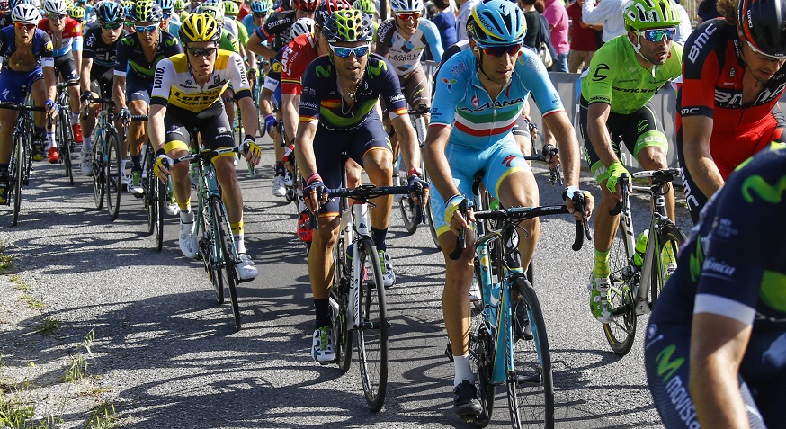 Vincenzo Nibali, Alejandro Valverde e Steven Kruijswijk impegnati nell'insidiosa tappa calabrese del Giro @ Bettiniphoto