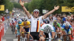 L'esultanza di Degenkolb al Tour de l'Avenir © LeTour.fr