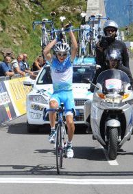 La 'doppia' esultanza di Pozzovivo sul Passo Maniva - Foto Uff. stampa © Rodella