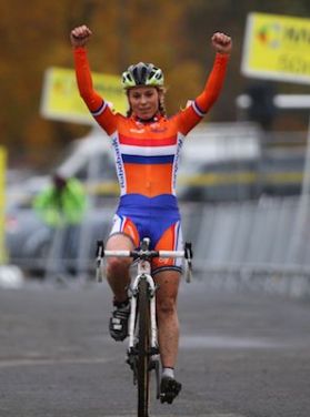 L'esultanza di Daphny Van den Brand - Foto dal sito ufficiale della corsa