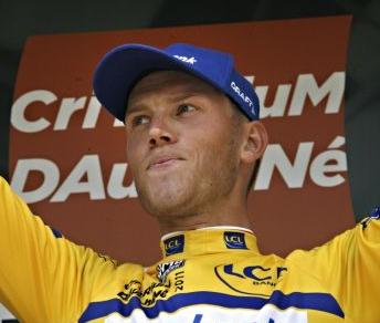 Lars Boom in maglia gialla sul podio © Telegraaf.nl