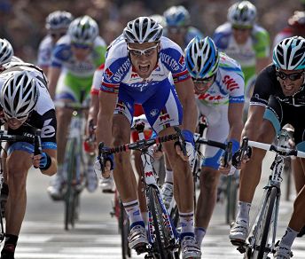 Tom Boonen resiste al ritorno di Tyler Farrar e Daniele Bennati e vince la Gand-Wevelgem © Bettiniphoto