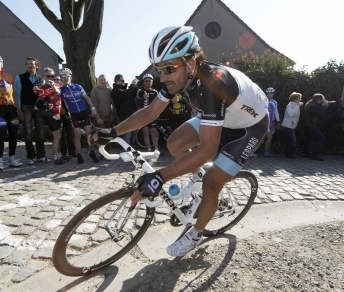 Fabian Cancellara da solo sul pavé fiammingo © Bettiniphoto