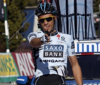 La 'pistolettata' di Contador a Cima Peris - Foto Daylife.com © Reuters