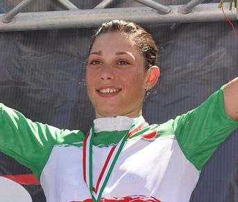 Corinna Defilè sul podio con la maglia tricolore © Settimanatricolore2011.it