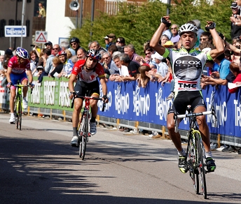 Fabio Duarte batte Tiago Machado e Michele Scarponi sul traguardo di Fai della Paganella © Bettiniphoto