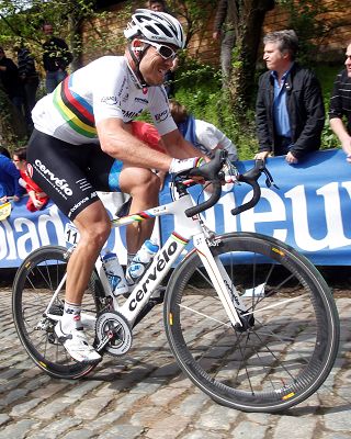 Thor Hushovd impegnato sui pavé fiamminghi © Bettiniphoto