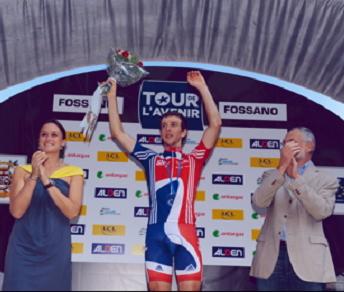 A Fossano la gioia è tutta per Simon Yates © www.letour.fr