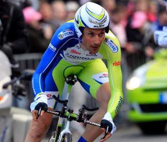 Ivan Basso impegnato nella crono iniziale del Giro © Bettiniphoto