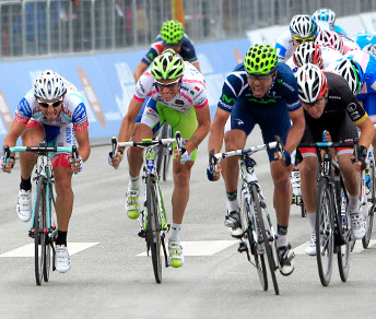 Da sinistra, Fabio Felline, Damiano Caruso, Ventoso e Giacomo Nizzolo © Bettiniphoto