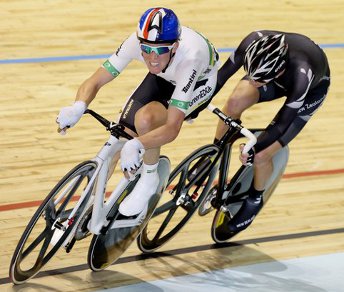 È il momento decisivo della gara: Cameron Meyer, seguito da Aaron Gate, prende il giro e conquista l'oro nella Corsa a Punti © Getty Images