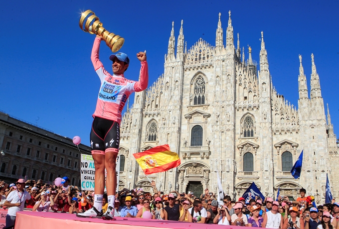 Alberto Contador all'ombra del Duomo, durante la premiazione milanese del Giro © Bettiniphoto