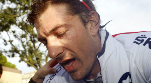 Fabian Cancellara, primo favorito alla vigilia, stremato e sconfitto dopo il traguardo © Bettiniphoto
