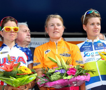 Il podio finale della Route de France. Da sinistra: Evelyn Stevens, Linda Villumsen ed Emma Johansson © CJ Farquharson