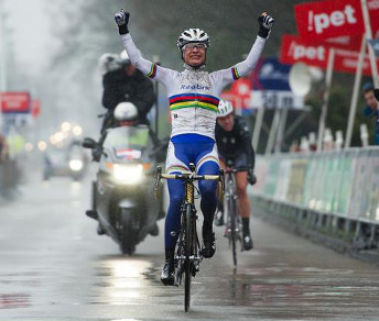 Marianne Vos regola Ellen Van Dijk e vince la Ronde Van Drenthe, prima prova di Coppa del Mondo © Kris Clayé