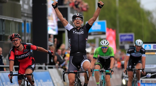 Fabian Cancellara precede Greg Van Avermaet, Sep Vanmarcke e Stijn Vandenbergh e vince il suo terzo Giro delle Fiandre © Bettiniphoto