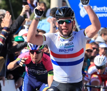 Mark Cavendish ottiene la prima vittoria stagionale, Sacha Modolo è quinto © Bettiniphoto