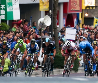 La volata della Japan Cup Criterium vinta da Chris Sutton © Kei Tsuji