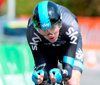 Chris Froome va a prendersi la crono di Neuchâtel ed il 68° Giro di Romandia © teamsky.com