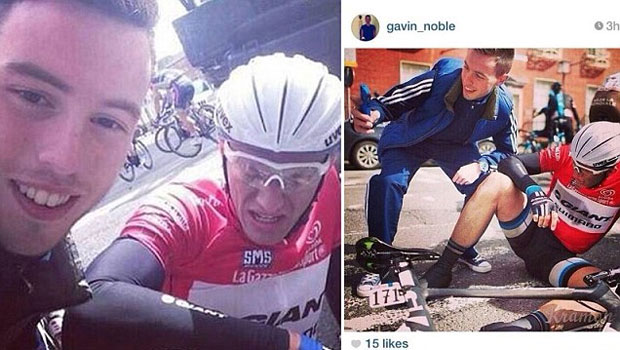 Marcel Kittel è quasi esanime, il soccorritore di turno dà giustamente la priorità al selfie © Twitter