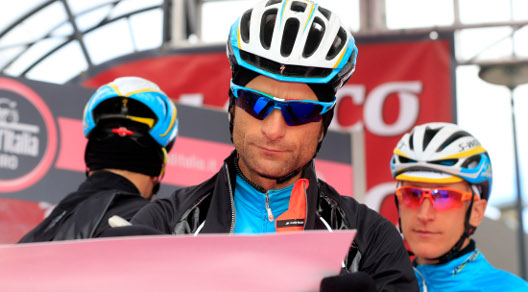 Michele Scarponi al foglio firma di Armagh © Bettiniphoto