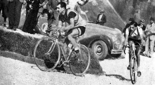 Gino Bartali e Fausto Coppi al Giro del 1940 © www.bikeraceinfo.com