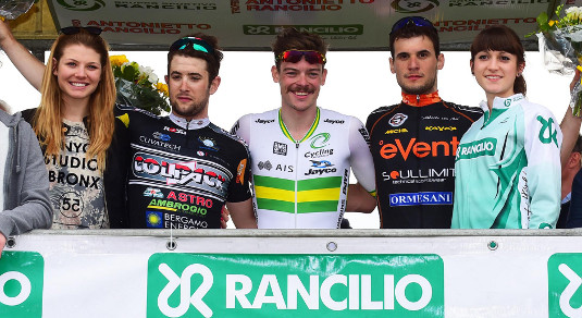Il podio del Trofeo Rancilio, vinto da Alexander Edmondson © Rodella
